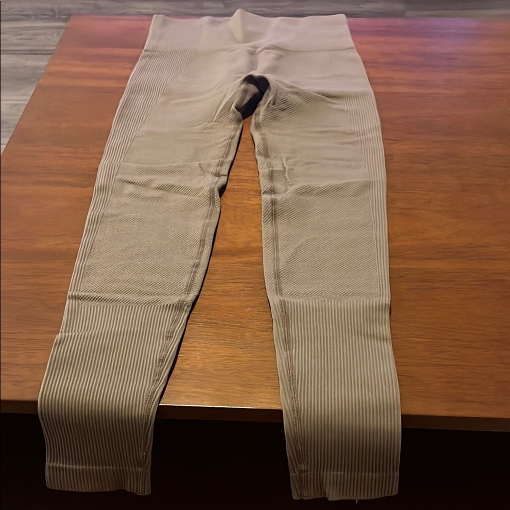 Women’s Tan Ribbed Leggings